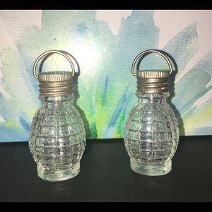 Mini Salt & pepper shaker